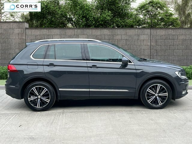 Volkswagen Tiguan 2.0 Tdi Se Navigation Suv 4Motio VK18CCU Grey #2