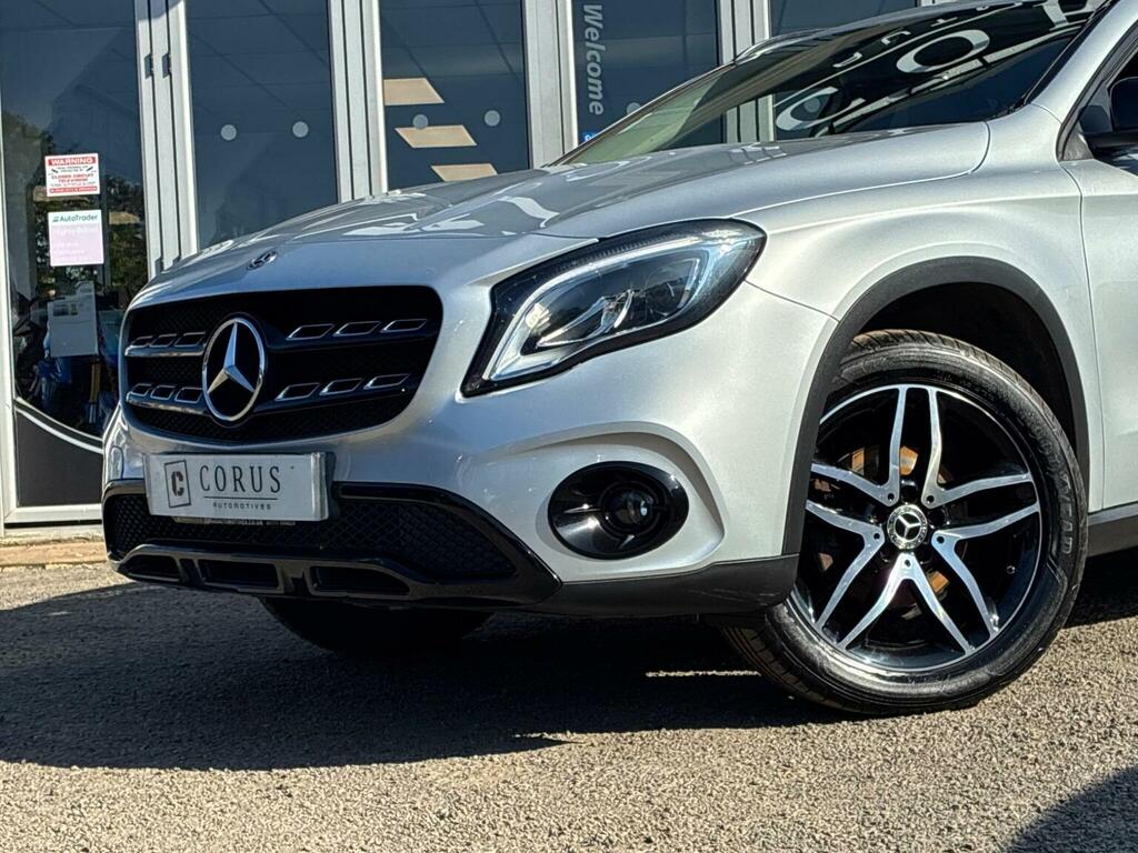 Mercedes-Benz GLA Class Suv 1.6 Gla180 Urban Edition Euro 6 Ss 201 DF68YPC Silver #3