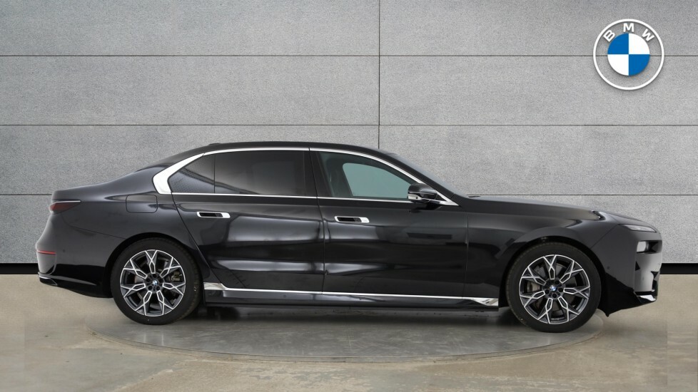 BMW i7 I7 Edrive50 Excellence YA24BVN Black #3