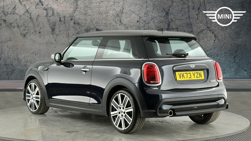 Mini Hatch 3-Door Hatch Cooper Exclusive VK73YZN Black #2