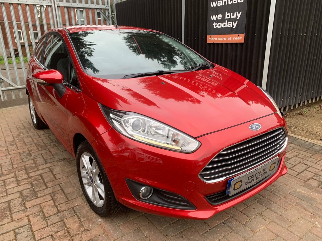 Ford Fiesta 1.0T Ecoboost Zetec Hatchback Eu Red