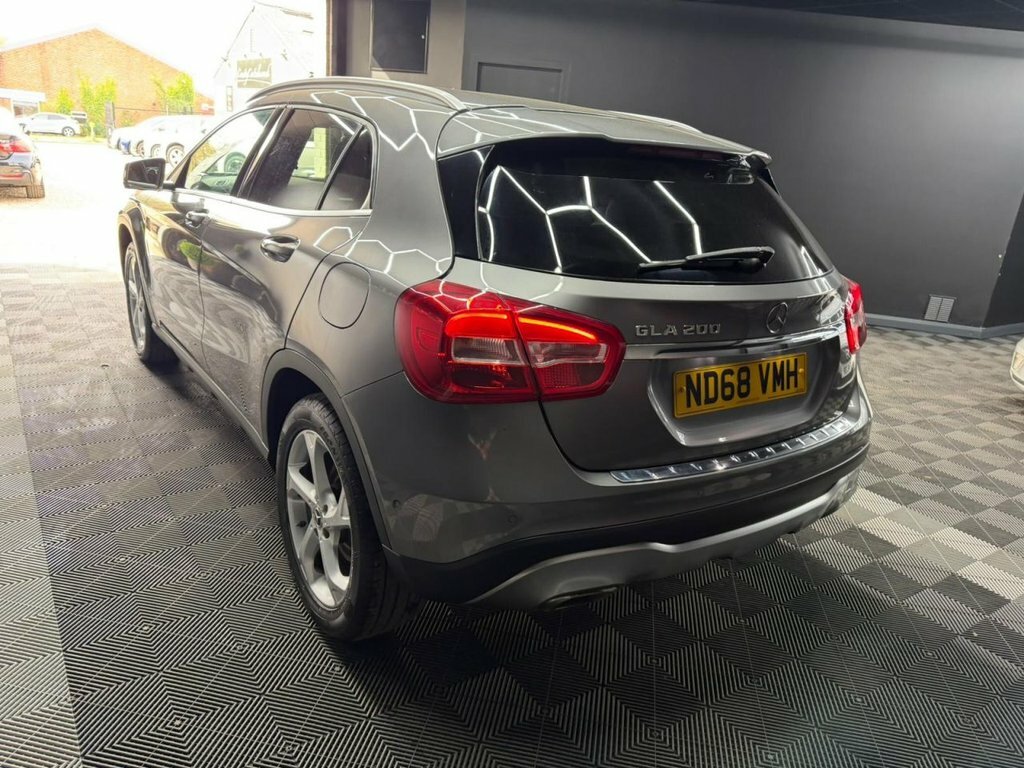 Mercedes-Benz GLA Class 1.6 Gla200 Sport Executive Suv ND68VMH Grey #4