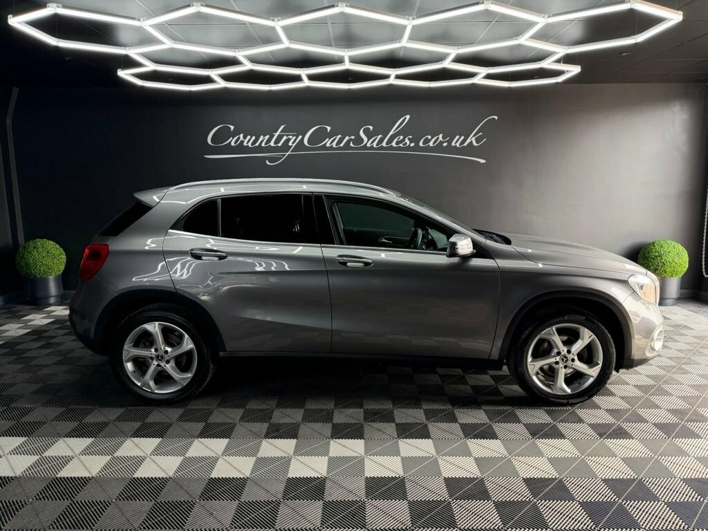 Mercedes-Benz GLA Class 1.6 Gla200 Sport Executive Suv ND68VMH Grey #2