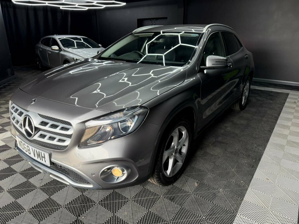 Mercedes-Benz GLA Class 1.6 Gla200 Sport Executive Suv ND68VMH Grey #3