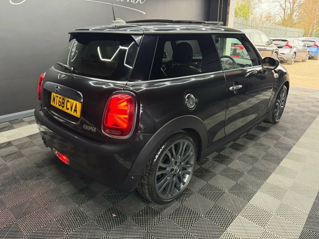 Mini Hatch 1.5 Cooper Hatchback Euro 6 Ss MT68CVA Black #3