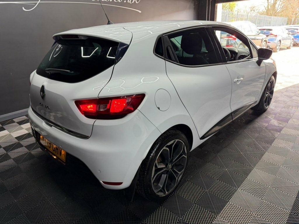Renault Clio 1.5 Dci Iconic Hatchback Euro 6 YT19GHV White #4
