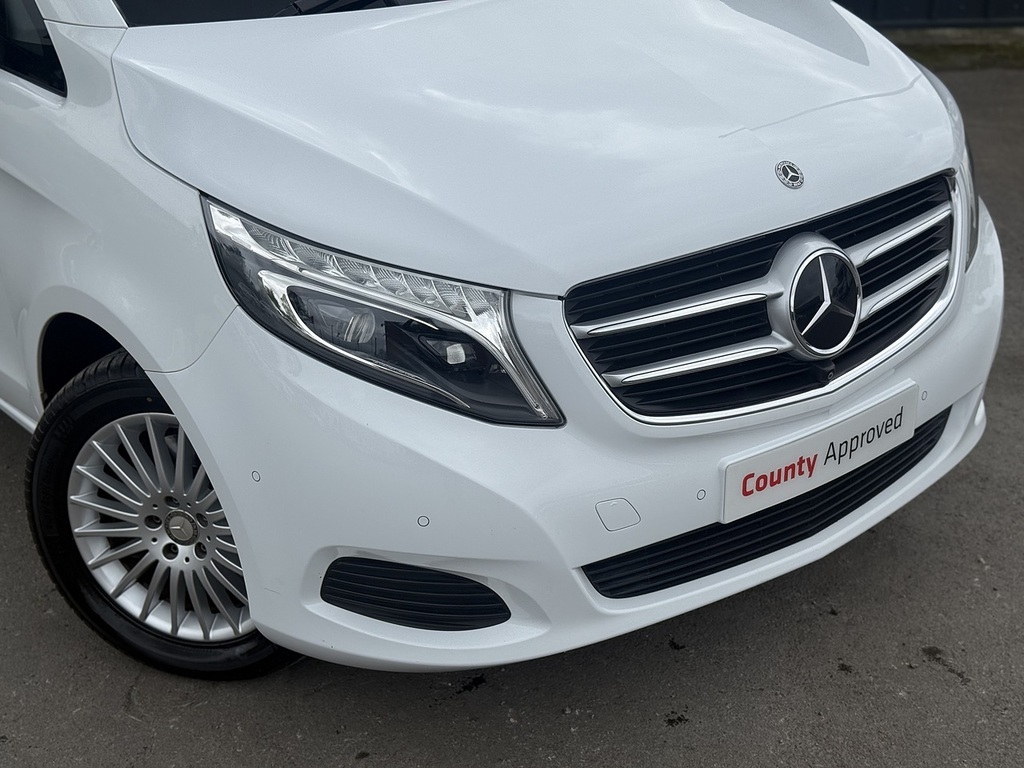 Mercedes-Benz V Class V 220 D Sport White #4