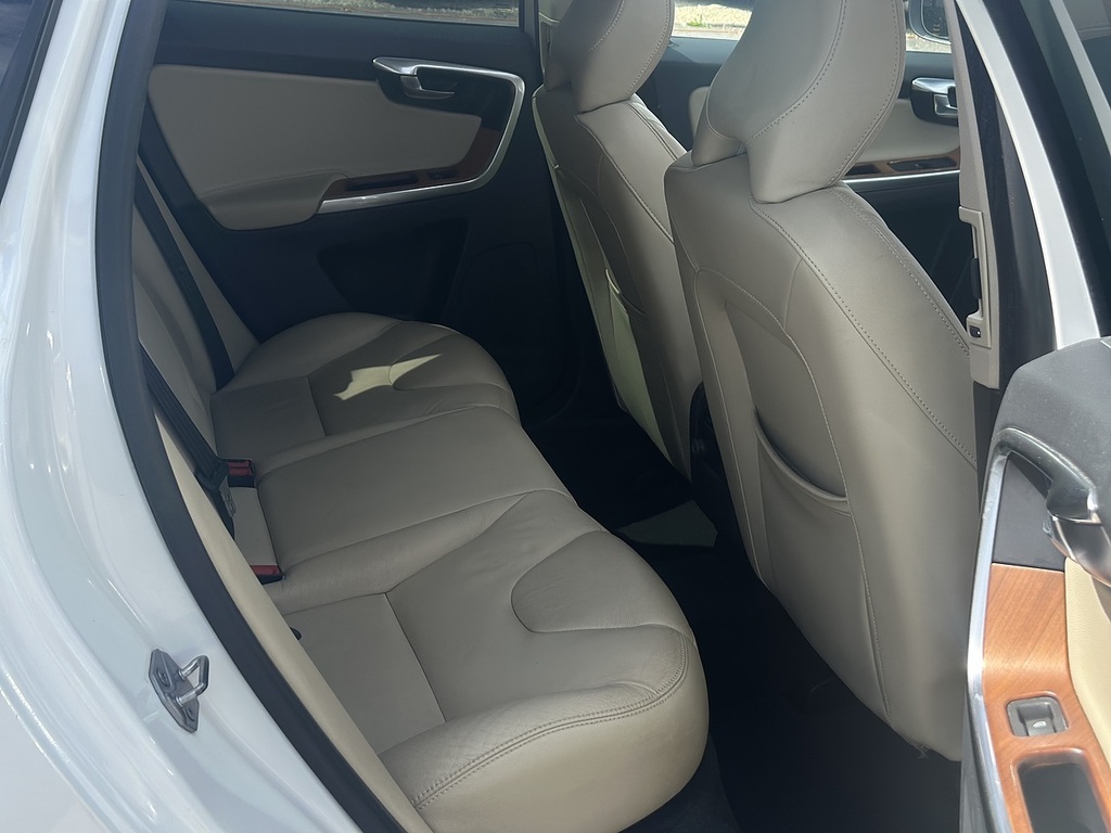 Volvo XC60 D4 Se Lux Nav White #6