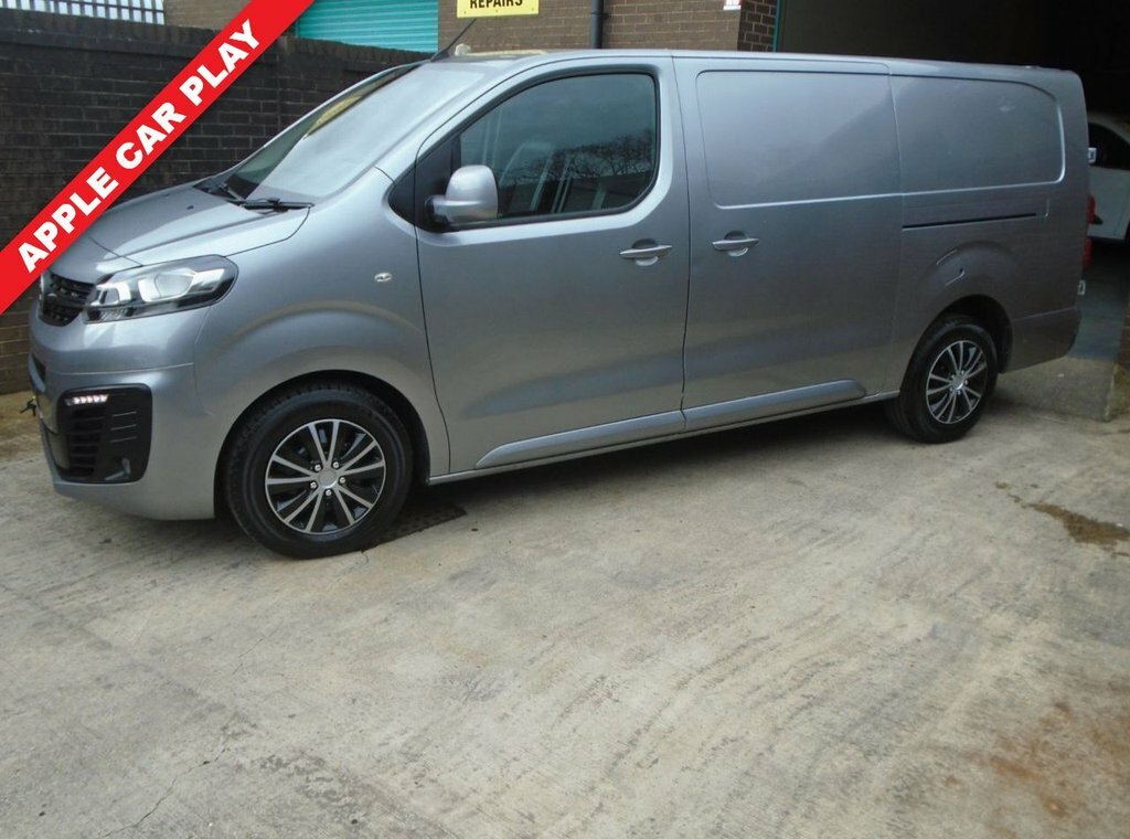 Vauxhall Vivaro 2L Sportive 6Dr DV70URJ Grey #4