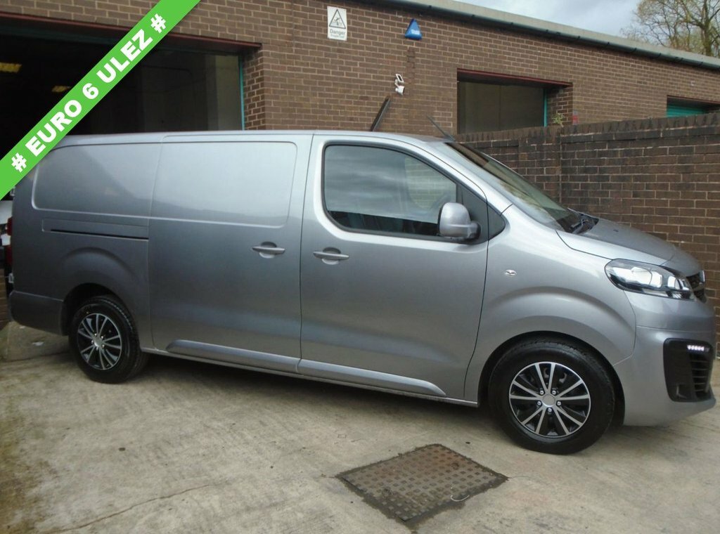 Vauxhall Vivaro 2L Sportive 6Dr DV70URJ Grey #2