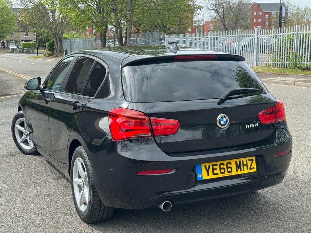 BMW 1 Series 2L Se Black #5