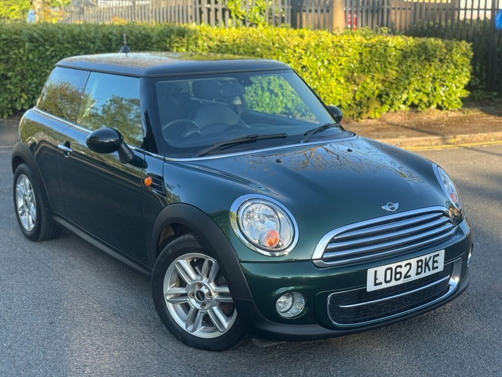 Mini Hatch 2L Cooper D Green