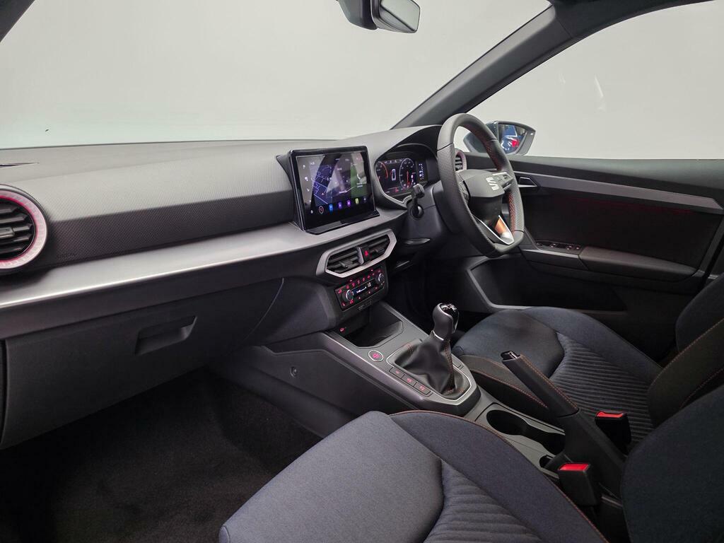 Seat Arona 1.0 Tsi Fr Black Edition Euro 6 Ss PN26JUF White #6
