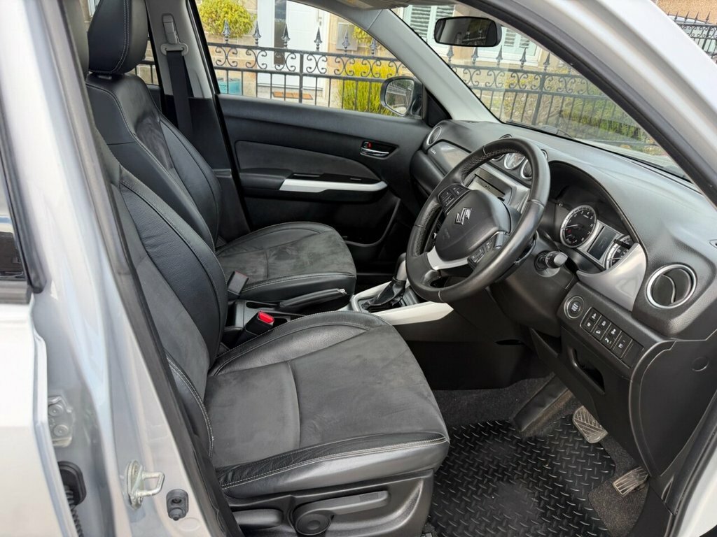 Suzuki Vitara Suv SK17FYO Silver #2