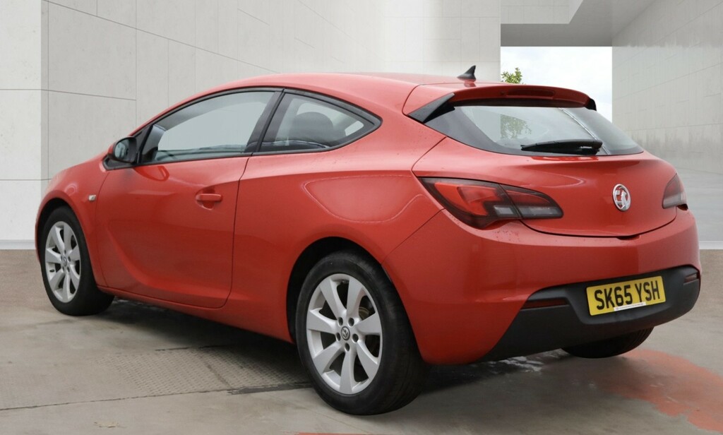 Vauxhall Astra GTC 1.4 I Turbo Sport Red #3