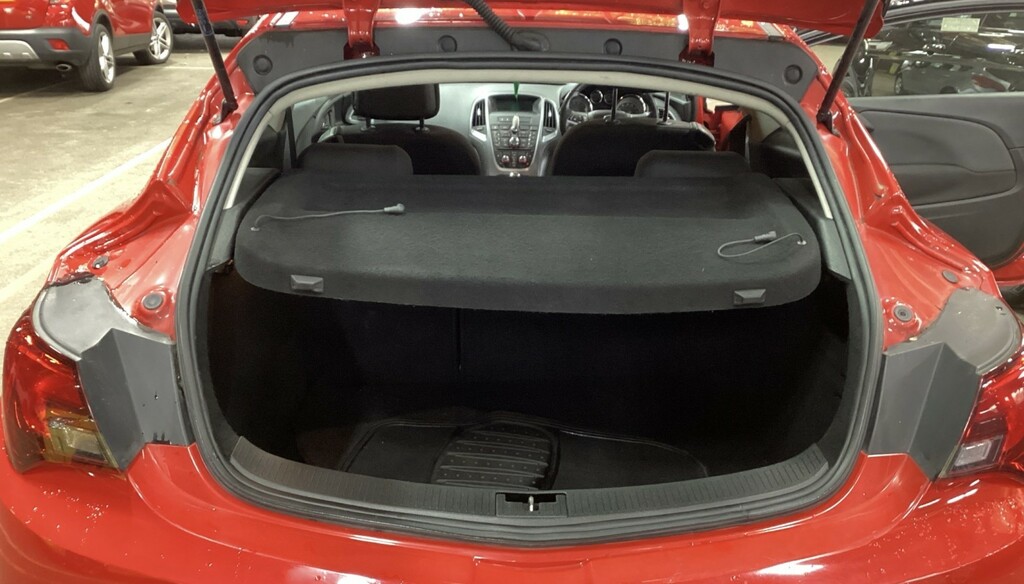 Vauxhall Astra GTC 1.4 I Turbo Sport Red #6