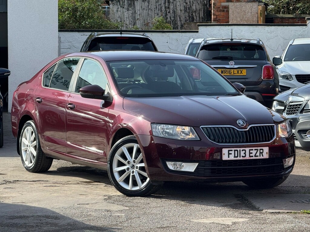 Skoda Octavia 2.0 Tdi Elegance Euro 5 Ss Red #4