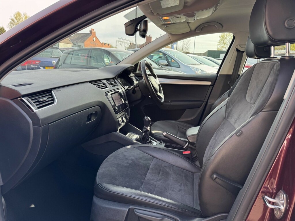 Skoda Octavia 2.0 Tdi Elegance Euro 5 Ss Red #2