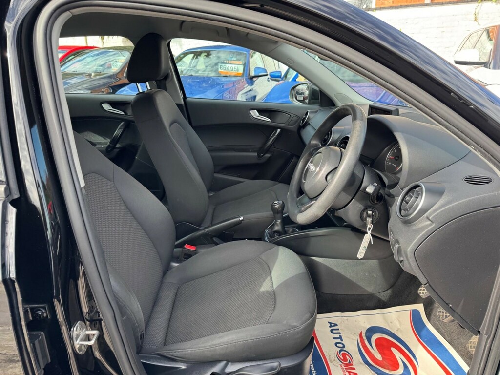 Audi A1 1.2 Tfsi Se Sportback Euro 5 Ss ML62ZWY Black #2