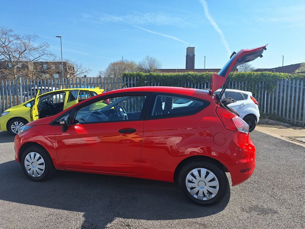 Ford Fiesta 1.25 Studio Hatchback Euro 5 60 YR63YXY Red #4