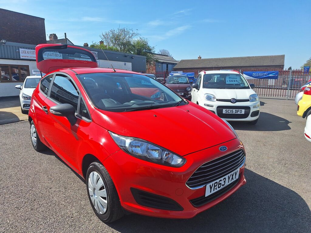 Ford Fiesta 1.25 Studio Hatchback Euro 5 60 Red