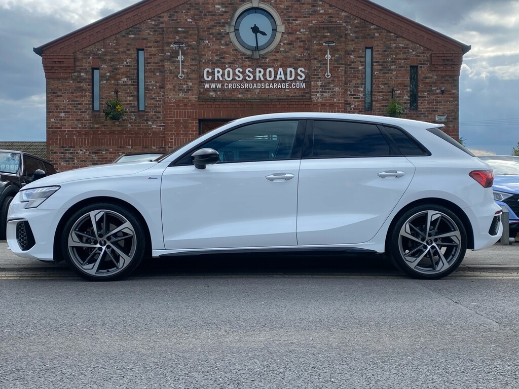 Audi A3 Sportback Tfsi 35 Edition 1 - Virtual Cockpit Ap FV72ZJX White #2
