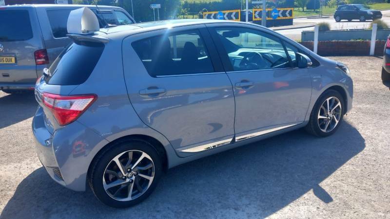 Toyota Yaris 1.5 Hybrid Excel Cvt - 2018 68 LV68KSJ Grey #5