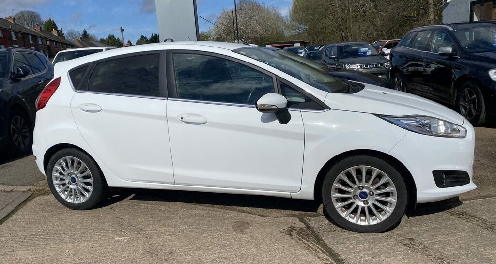Ford Fiesta Ford Fiesta 1.0 Titanium Hatch White 2013 GL13RZP White #5