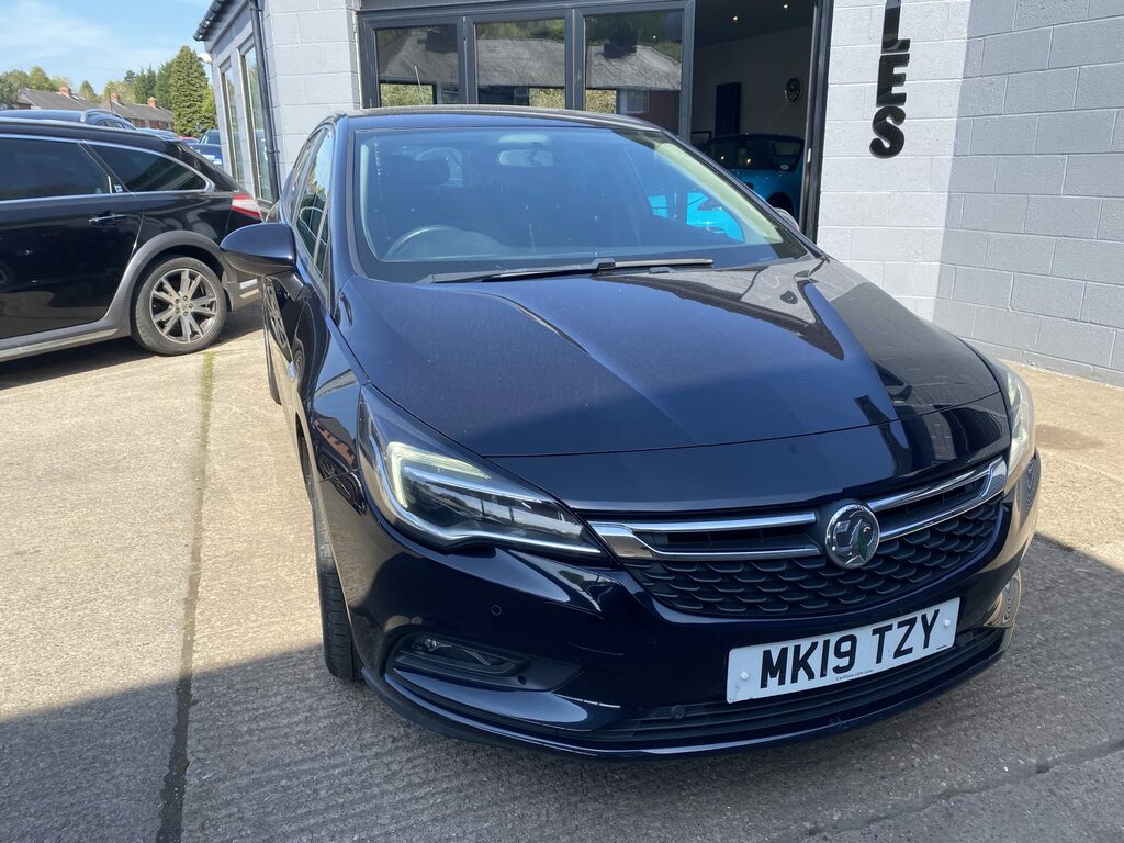Vauxhall Astra Vauxhall Astra 1.6 Cdti 16V 136 Tech Line Nav 5 Do Black