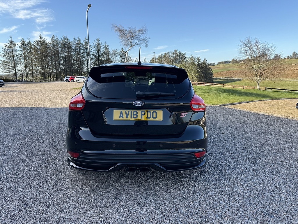 Ford Focus Hatchback AV18PDO Black #6