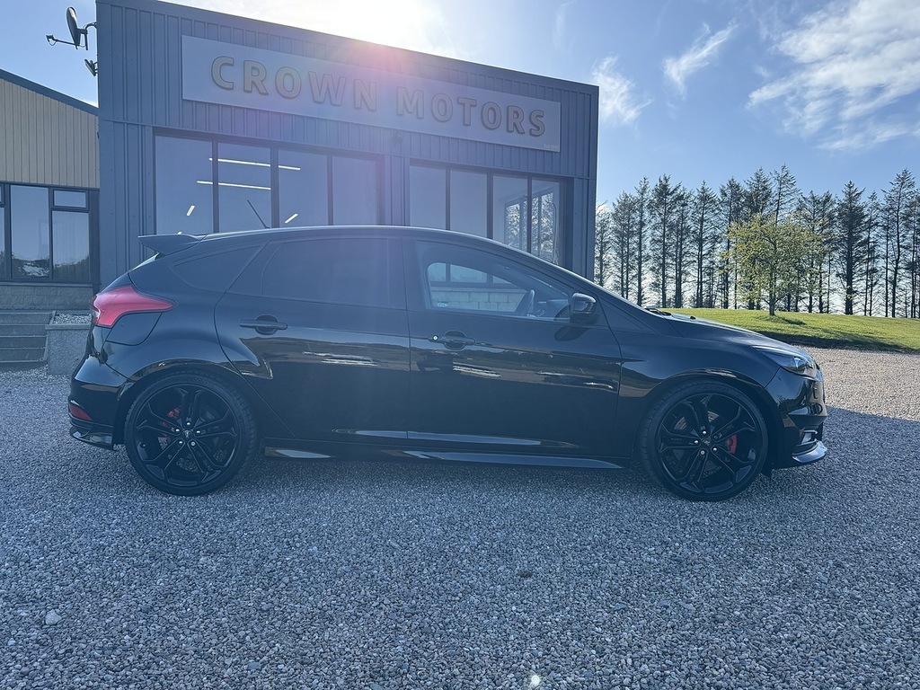 Ford Focus Hatchback AV18PDO Black #3