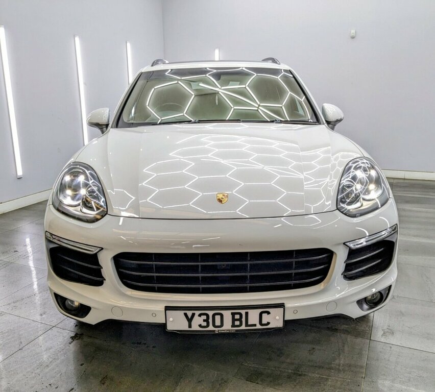 Porsche Cayenne Suv Y30BLC White #2