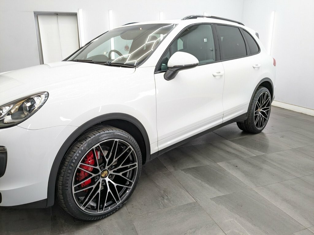 Porsche Cayenne Suv Y30BLC White #3