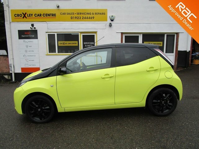 Toyota Aygo 1.0 Vvt-i X-cite 3 Yellow Bi-tone Hatchback Pe EA17CKD Yellow #4