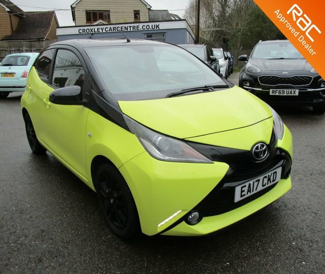 Toyota Aygo 1.0 Vvt-i X-cite 3 Yellow Bi-tone Hatchback Pe Yellow