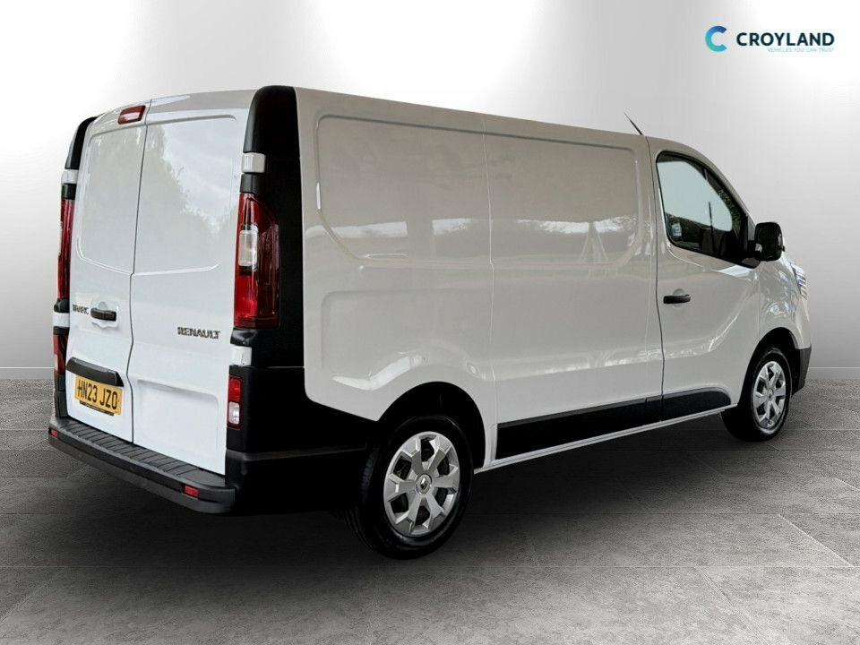 Renault Trafic 2L Business HN23JZO White #3