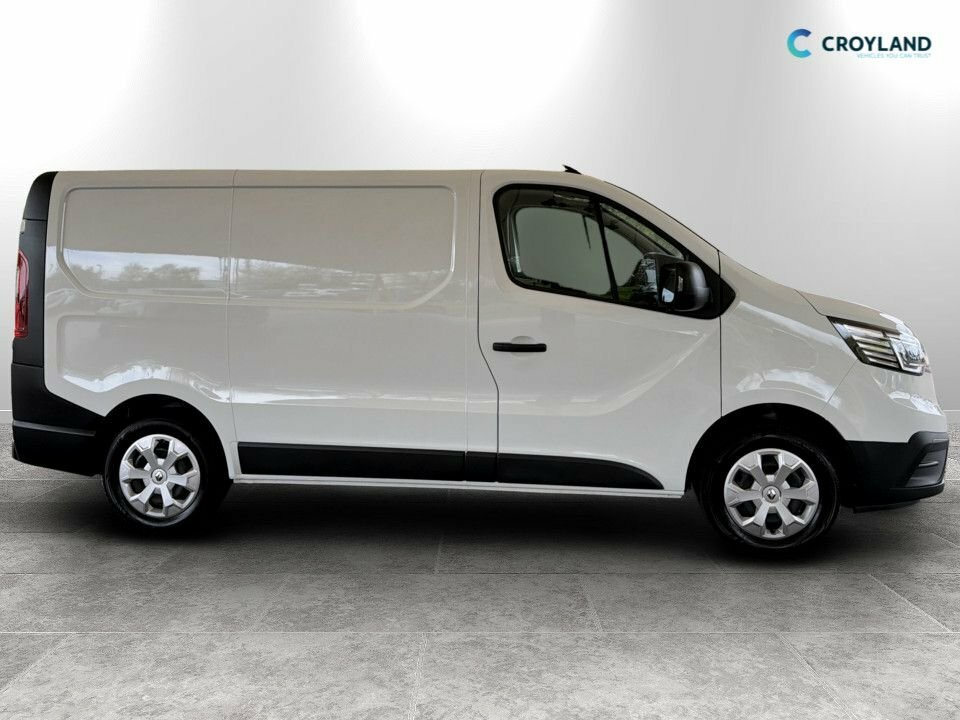 Renault Trafic 2L Business HN23JZO White #2