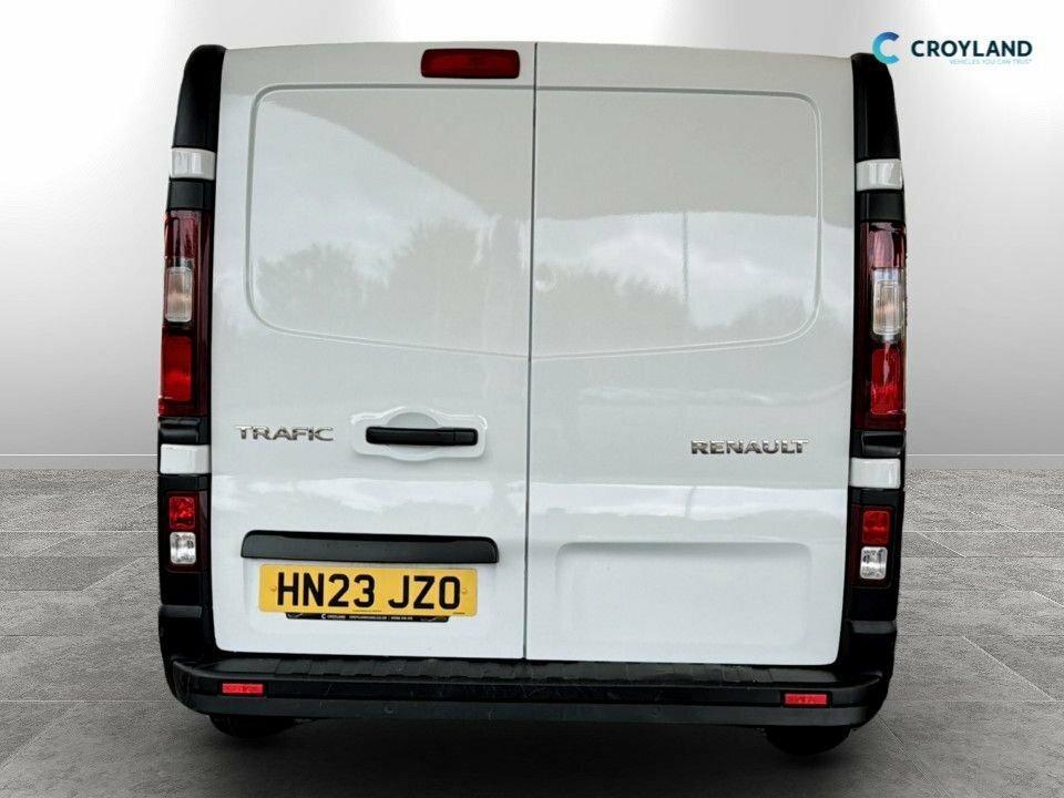 Renault Trafic 2L Business HN23JZO White #4