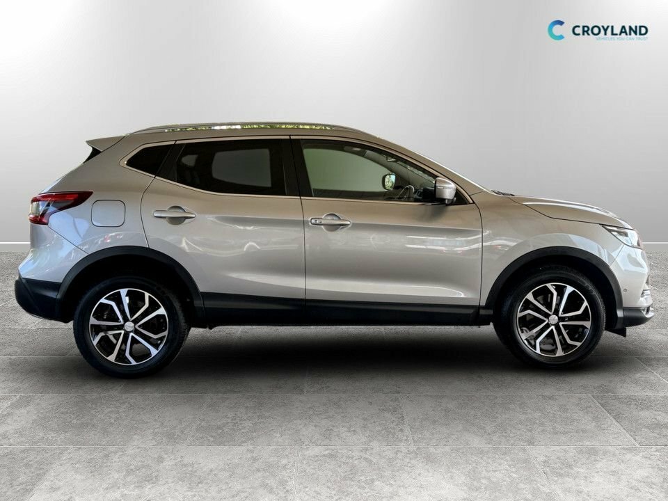 Nissan Qashqai 1.3L Tekna AX68OYJ Silver #2