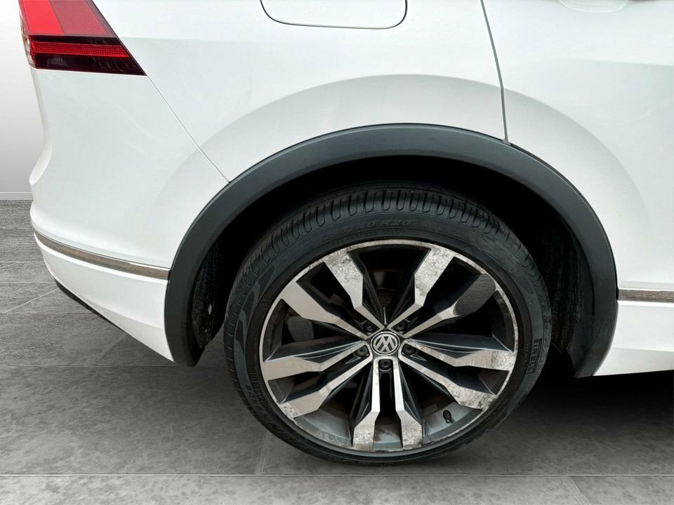 Volkswagen Tiguan 2L R-line BT66DFL White #4