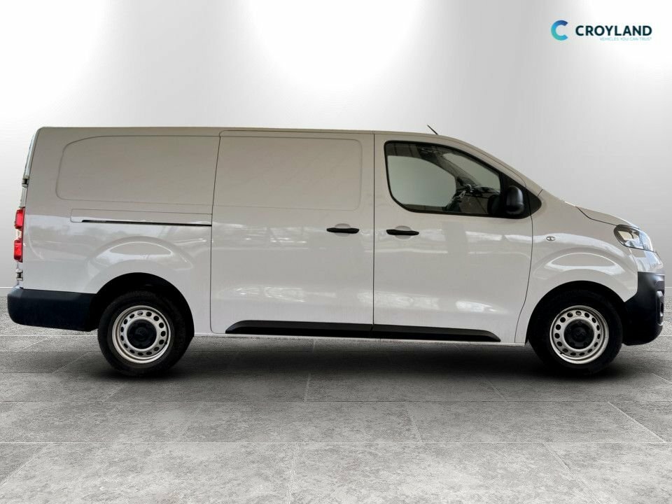 Vauxhall Vivaro 1.5L Prime 6Dr DP23EOC White #2