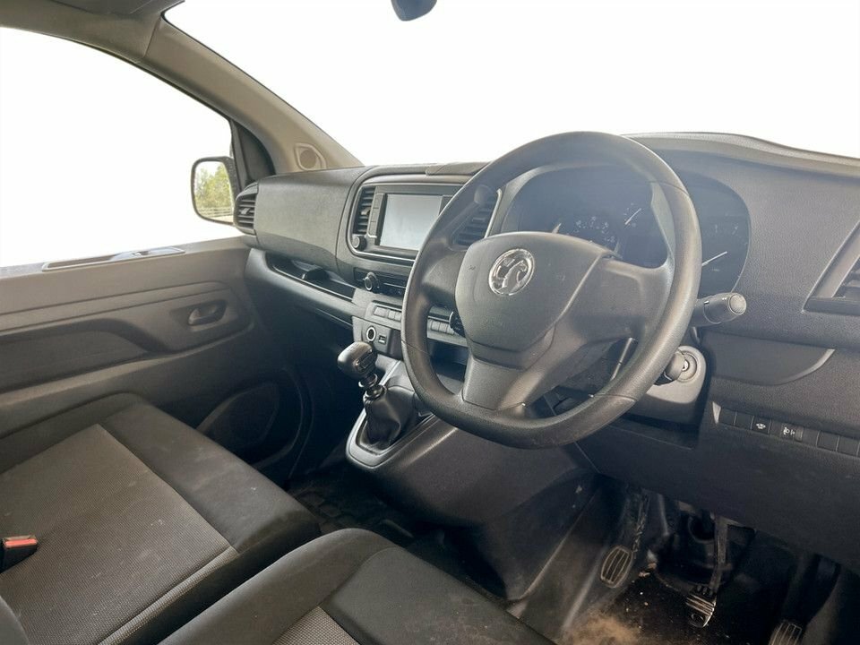 Vauxhall Vivaro 1.5L Prime 6Dr DP23EOC White #5
