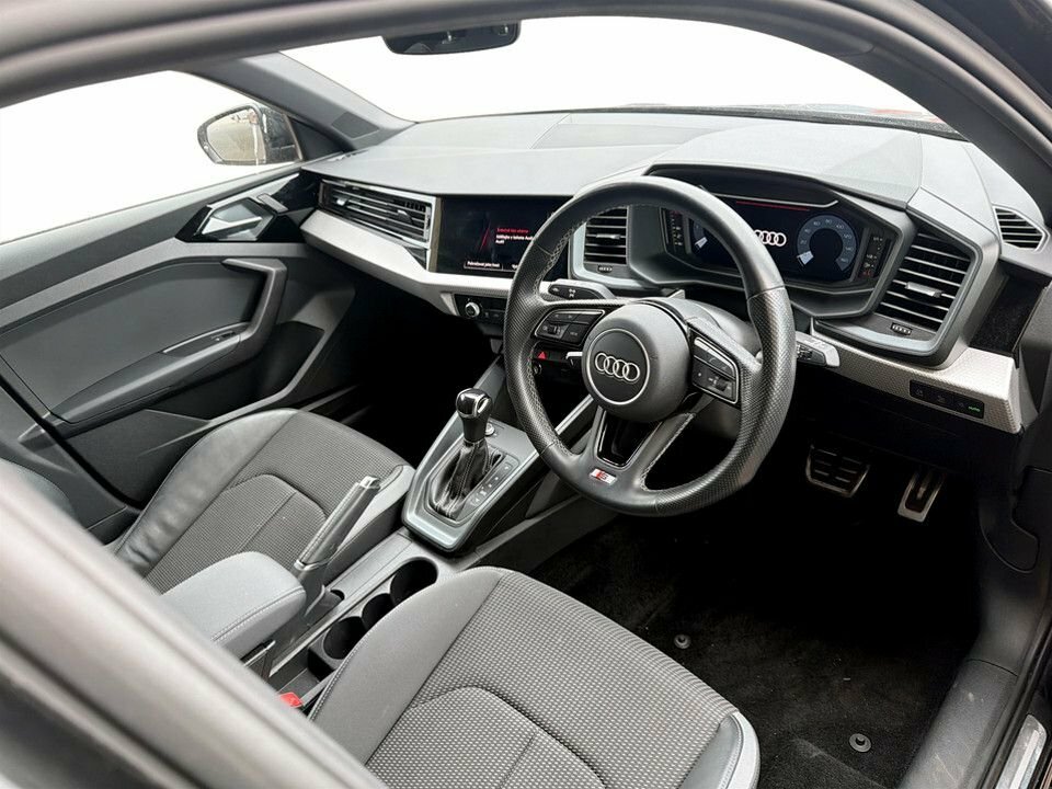 Audi A1 1L S Line AE22WUK Black #5