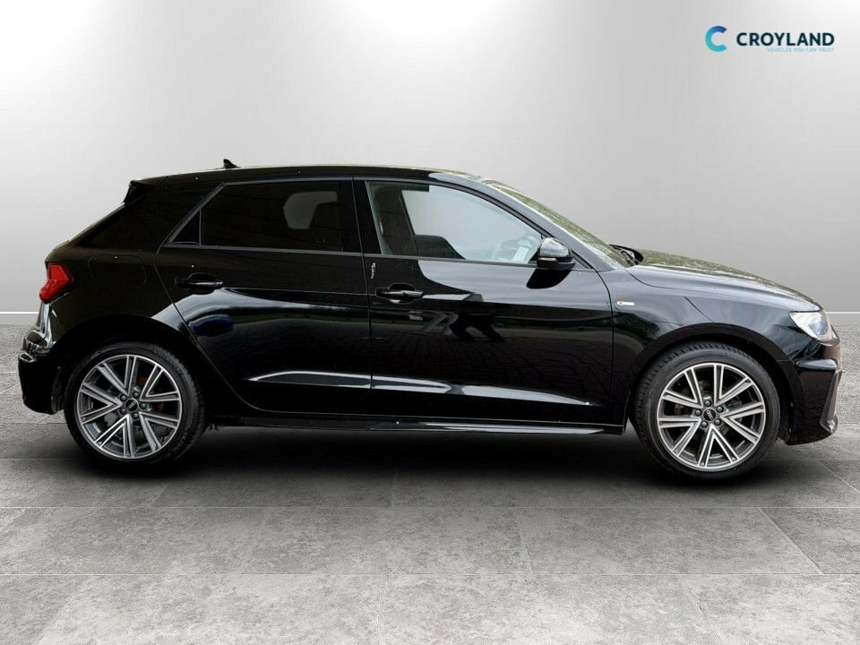 Audi A1 1L S Line AE22WUK Black #2