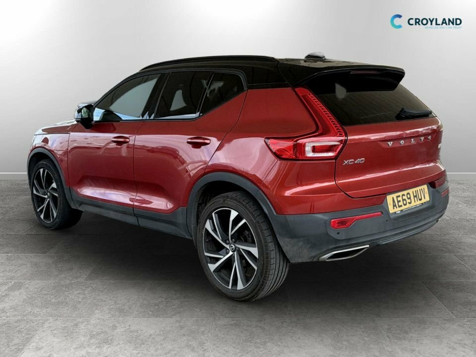 Volvo XC40 1.5L R-design Pro Red #3