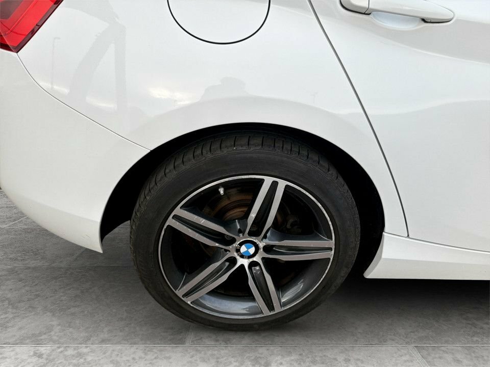 BMW 1 Series 1.5L Sport KV68AAN White #4