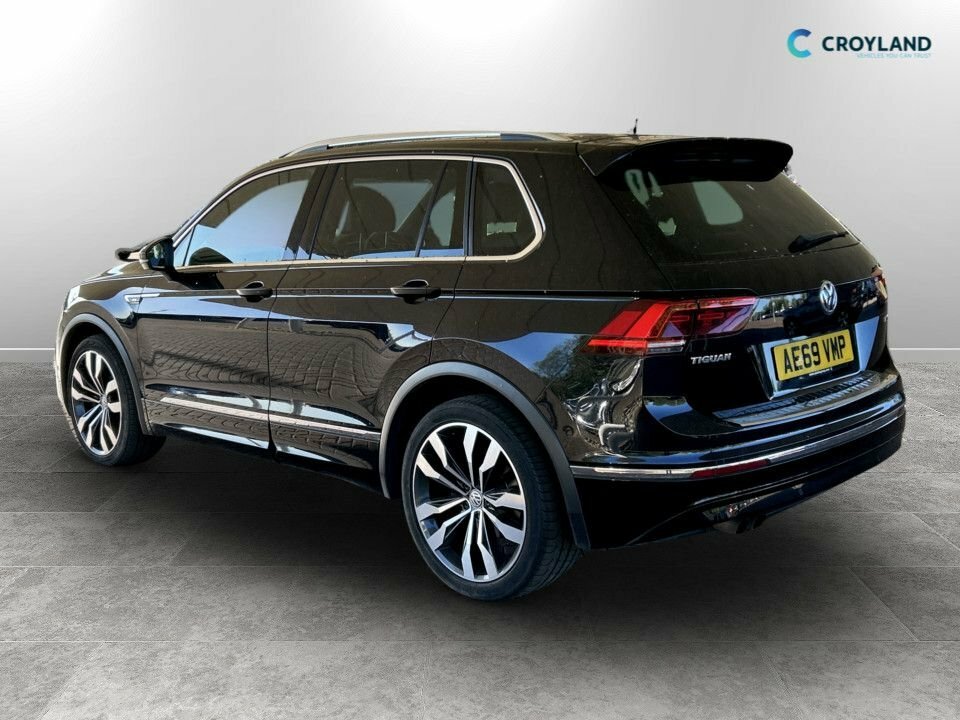 Volkswagen Tiguan 2L R-line Tech AE69VMP Black #3