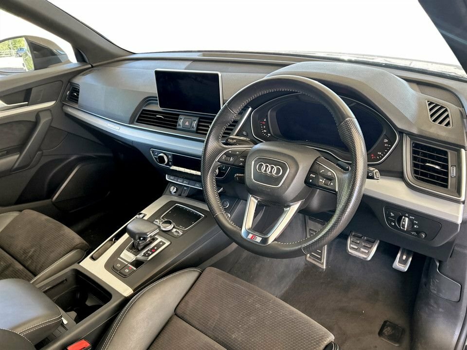 Audi Q5 2L S Line KK68OUE Black #5