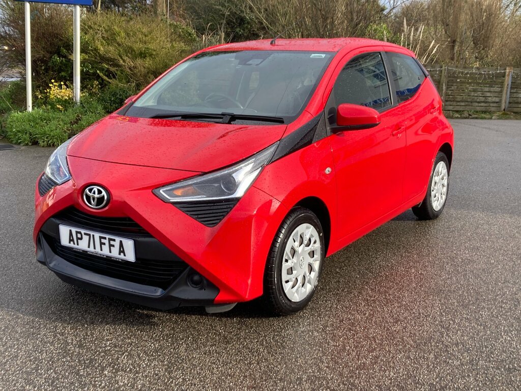 Toyota Aygo 1.0 Vvt-i X-play Hatchback Euro Red
