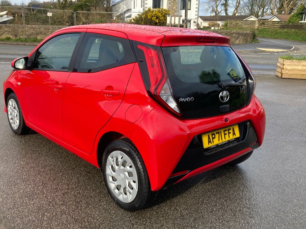 Toyota Aygo 1.0 Vvt-i X-play Hatchback Euro Red #3